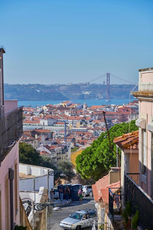 Aesthetic Riverview Apartment In Historical Lisabona Exterior foto