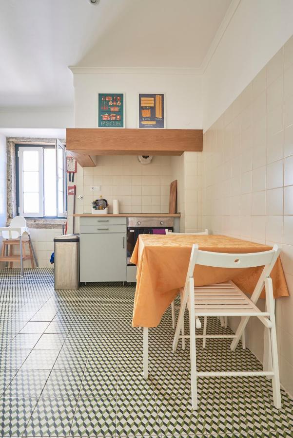 Aesthetic Riverview Apartment In Historical Lisabona Exterior foto