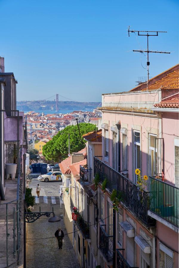 Aesthetic Riverview Apartment In Historical Lisabona Exterior foto